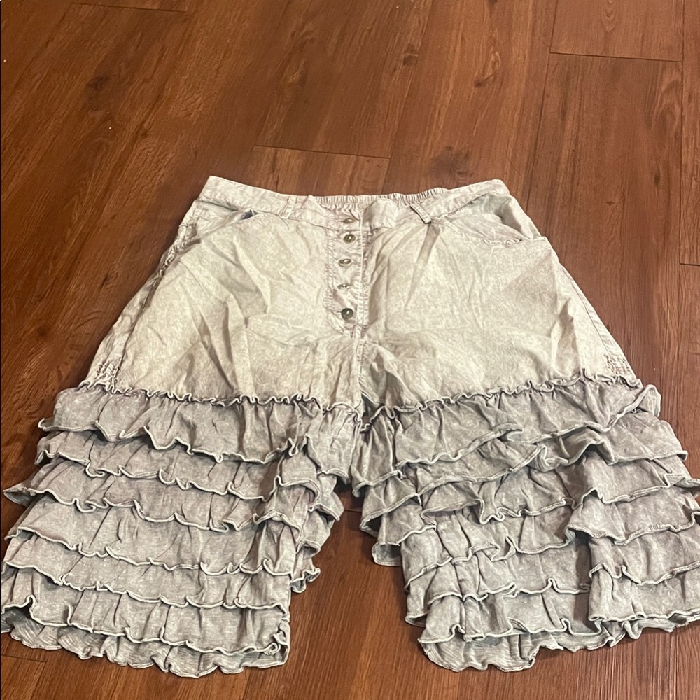 Paper Lace Ruffled Women's Shorts in Gray